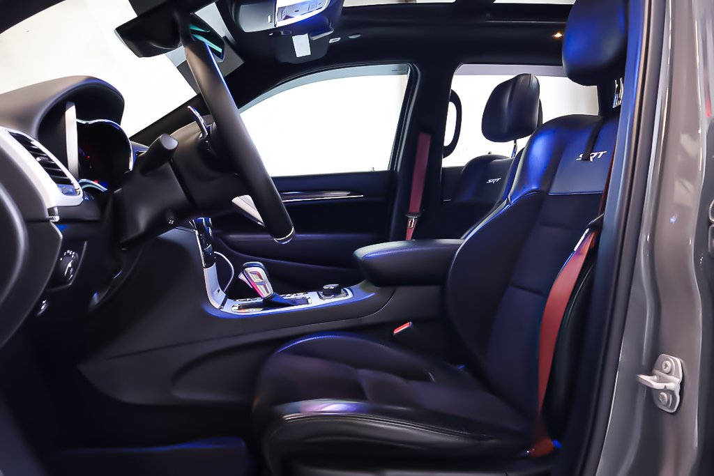 Jeep Grand Cherokee SRT + 4X4 + V8 HEMI 6.4L + TOIT OUVRANT PANO 2020 à Terrebonne, Québec - 10 - w1024h768px