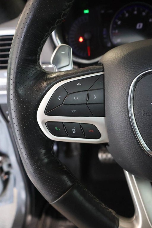 2020 Jeep Grand Cherokee SRT + 4X4 + V8 HEMI 6.4L + TOIT OUVRANT PANO in Terrebonne, Quebec - 17 - w1024h768px