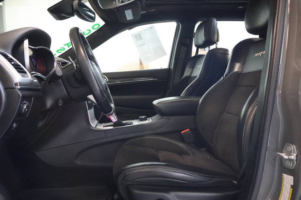 2020 Jeep Grand Cherokee SRT + 4X4 + V8 HEMI 6.4L + TOIT OUVRANT PANO in Terrebonne, Quebec - 10 - w1024h768px