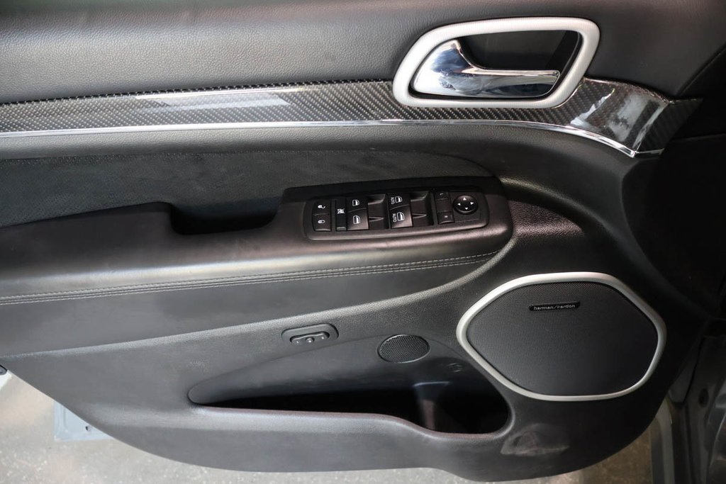 2020 Jeep Grand Cherokee SRT + 4X4 + V8 HEMI 6.4L + TOIT OUVRANT PANO in Terrebonne, Quebec - 30 - w1024h768px