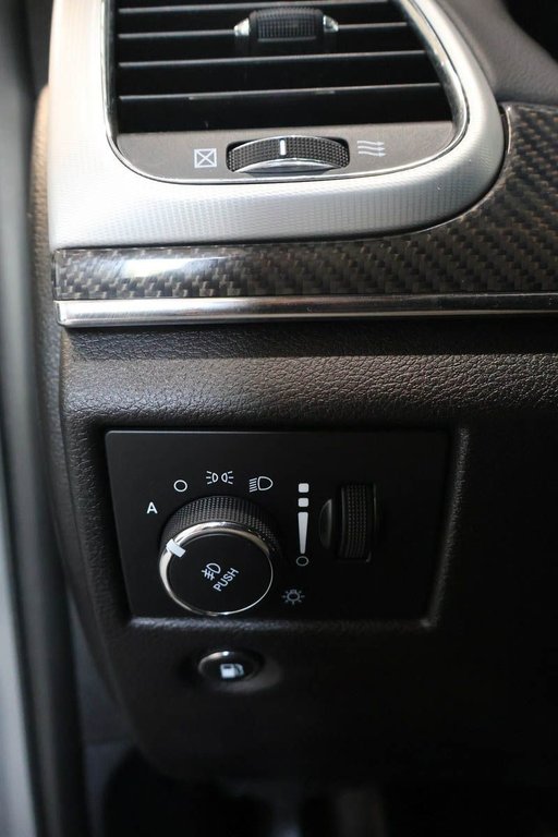 2020 Jeep Grand Cherokee SRT + 4X4 + V8 HEMI 6.4L + TOIT OUVRANT PANO in Terrebonne, Quebec - 29 - w1024h768px