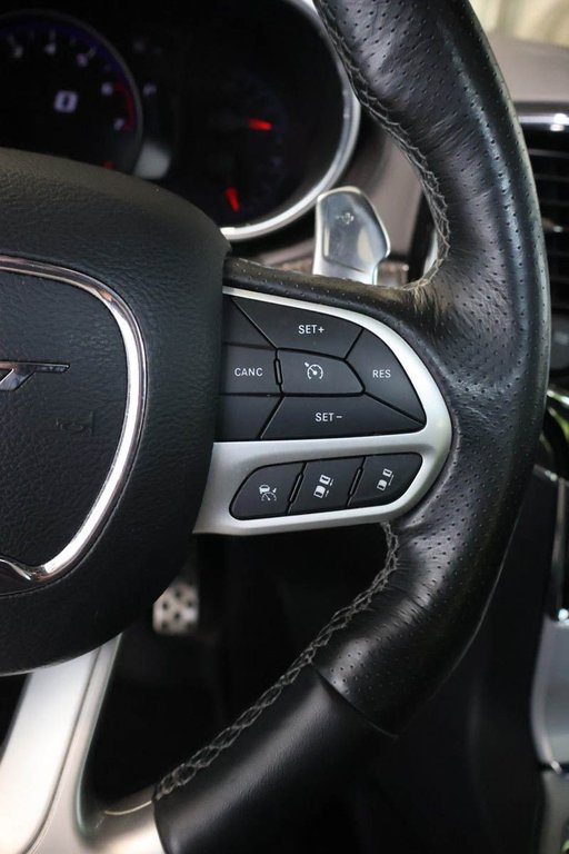 2020 Jeep Grand Cherokee SRT + 4X4 + V8 HEMI 6.4L + TOIT OUVRANT PANO in Terrebonne, Quebec - 18 - w1024h768px