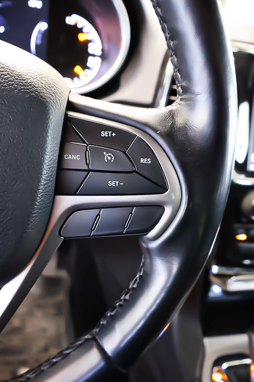 2021 Jeep Grand Cherokee ALTITUDE + 4X4 + GPS + CARPLAY in Terrebonne, Quebec - 17 - w1024h768px