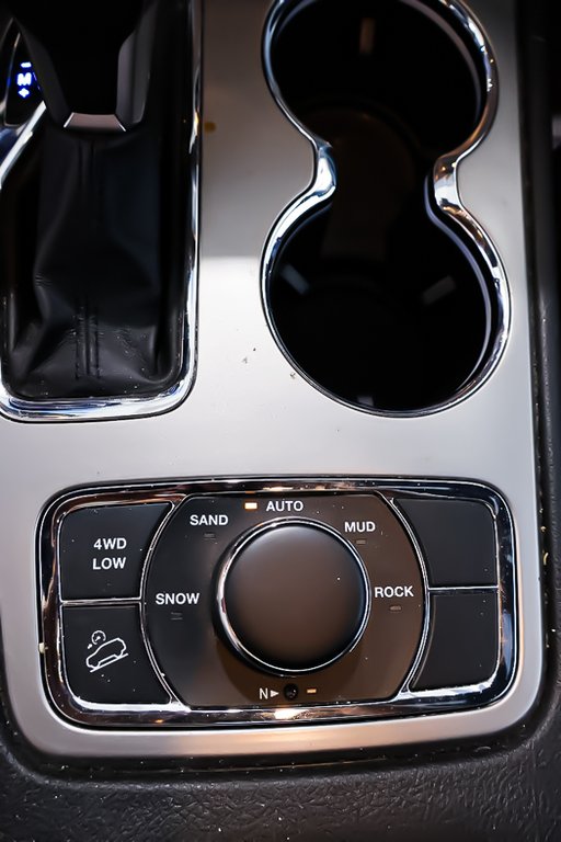 Jeep Grand Cherokee ALTITUDE + 4X4 + TOIT OUVRANT 2021 à Terrebonne, Québec - 25 - w1024h768px