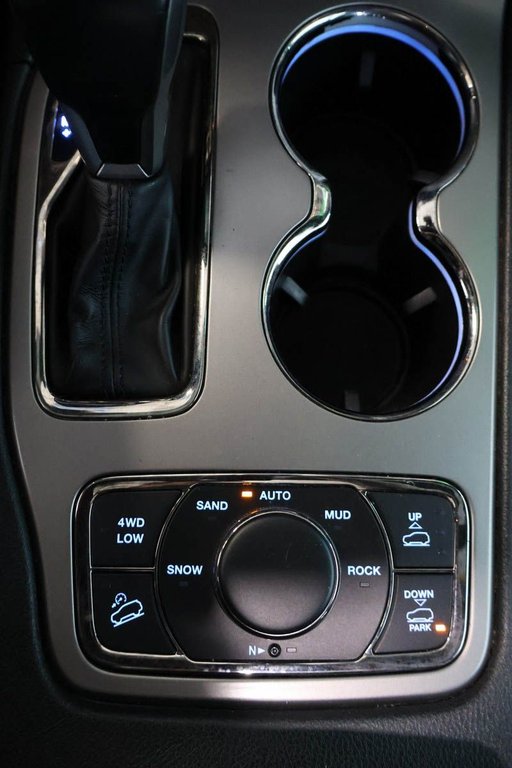 2021 Jeep Grand Cherokee HIGH ALTITUDE + 4X4 + TOIT OUVRANT PANO in Terrebonne, Quebec - 25 - w1024h768px
