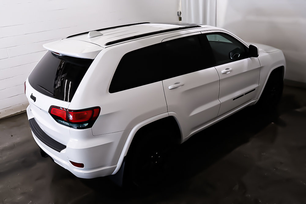 2022 Jeep Grand Cherokee ALTITUDE + 4X4 + TOIT OUVRANT + GPS in Terrebonne, Quebec - 7 - w1024h768px