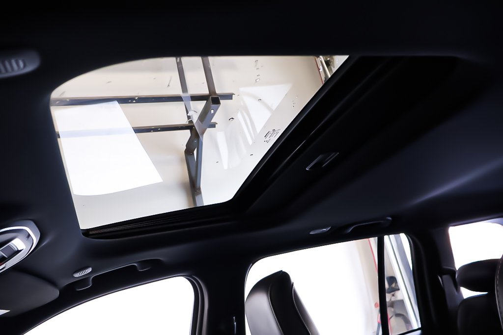 2022 Jeep Grand Cherokee ALTITUDE + 4X4 + TOIT OUVRANT in Terrebonne, Quebec - 11 - w1024h768px