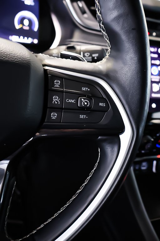 2022 Jeep Grand Cherokee ALTITUDE + 4X4 + TOIT OUVRANT in Terrebonne, Quebec - 18 - w1024h768px