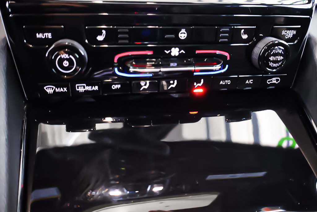 2023 Jeep Grand Cherokee ALTITUDE + 4X4 + V6 3.6L + ALLURE NOIRE in Terrebonne, Quebec - 25 - w1024h768px