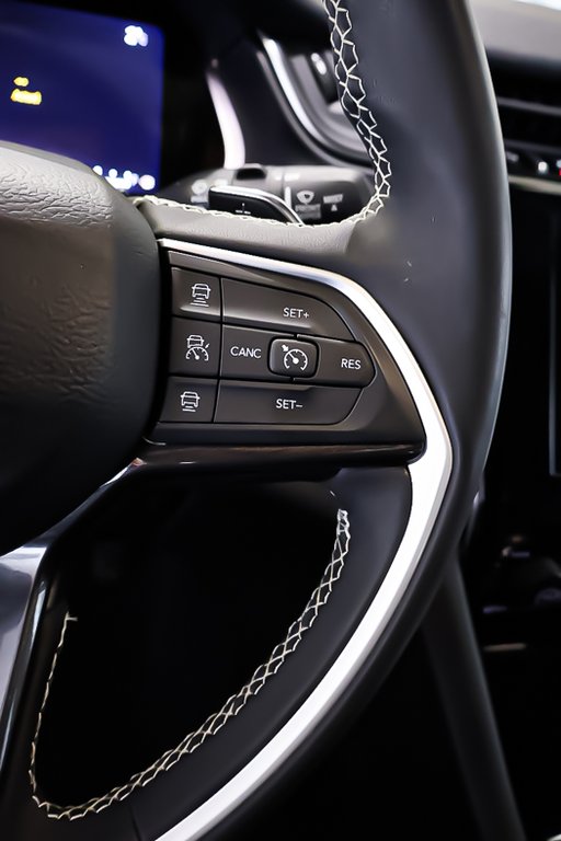 2023 Jeep Grand Cherokee ALTITUDE + 4X4 + V6 3.6L + ALLURE NOIRE in Terrebonne, Quebec - 18 - w1024h768px