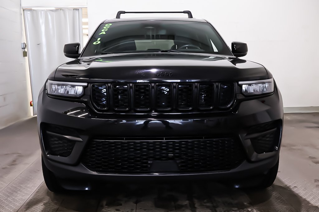 2023 Jeep Grand Cherokee ALTITUDE + 4X4 + V6 3.6L + ALLURE NOIRE in Terrebonne, Quebec - 2 - w1024h768px