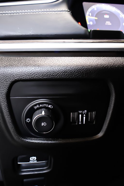 Jeep Grand Cherokee LIMITED + 4X4 + V6 3.6L + ALLURE NOIRE 2023 à Terrebonne, Québec - 25 - w1024h768px