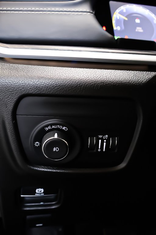 Jeep Grand Cherokee LIMITED + 4X4 + ALLURE NOIRE + V6 3.6L 2023 à Terrebonne, Québec - 25 - w1024h768px