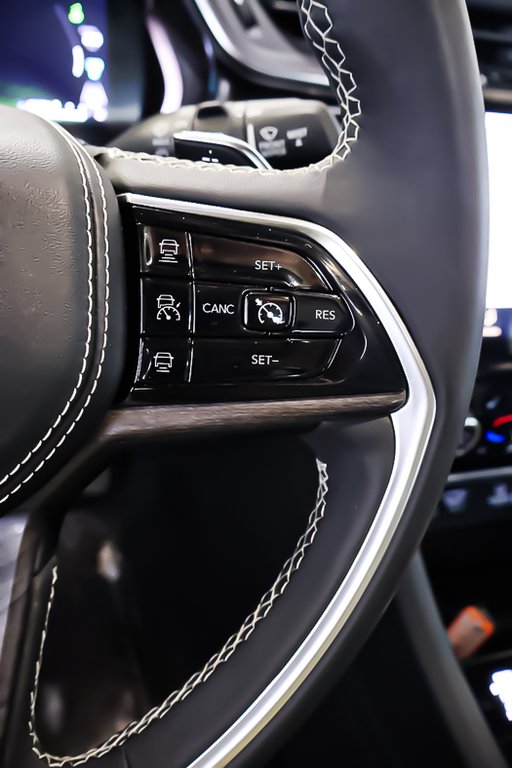 Jeep Grand Cherokee OVERLAND 4XE + PHEV + 4X4 + TOIT OUVRANT PANO 2023 à Terrebonne, Québec - 17 - w1024h768px