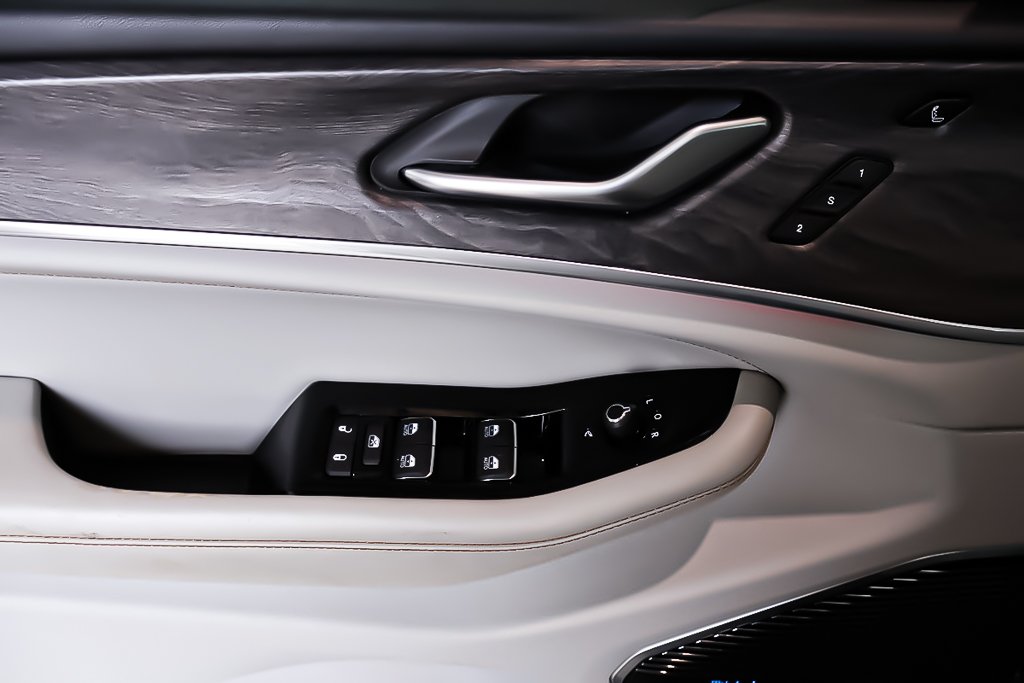 Jeep Grand Cherokee OVERLAND 4XE + 4X4 + PHEV + TOIT OUVRANT PANO 2023 à Terrebonne, Québec - 30 - w1024h768px