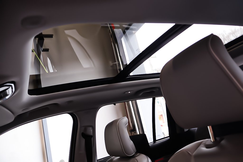 Jeep Grand Cherokee OVERLAND 4XE + 4X4 + PHEV + TOIT OUVRANT PANO 2023 à Terrebonne, Québec - 11 - w1024h768px