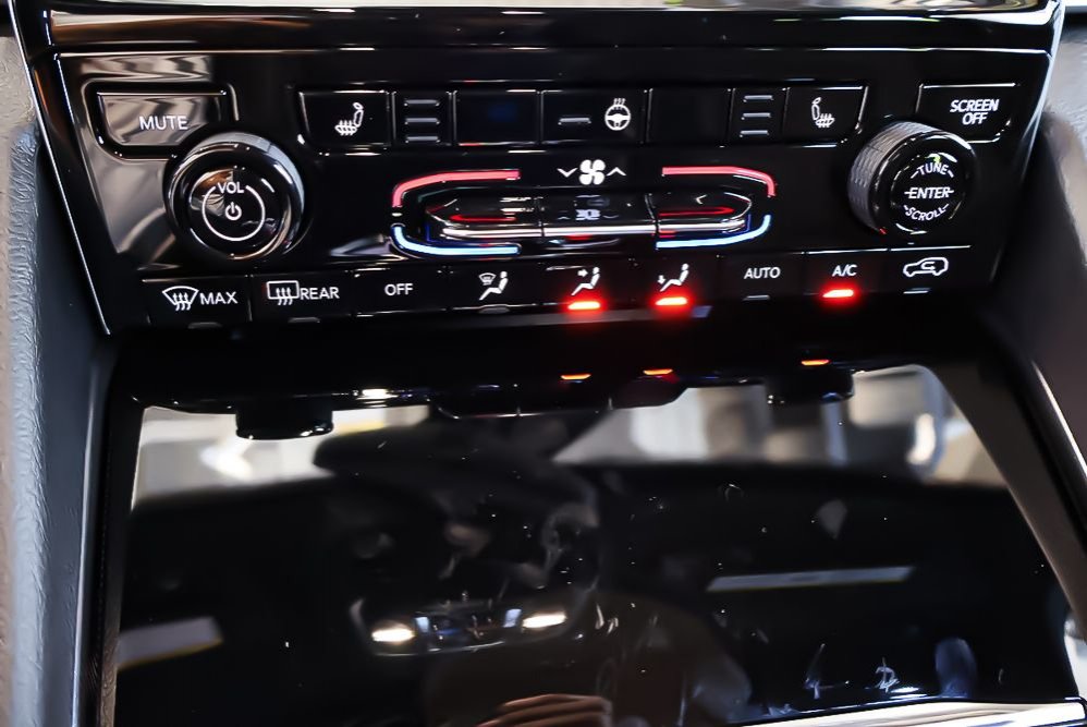 Jeep Grand Cherokee LAREDO + 4X4 + V6 3.6L + CARPLAY 2024 à Terrebonne, Québec - 16 - w1024h768px