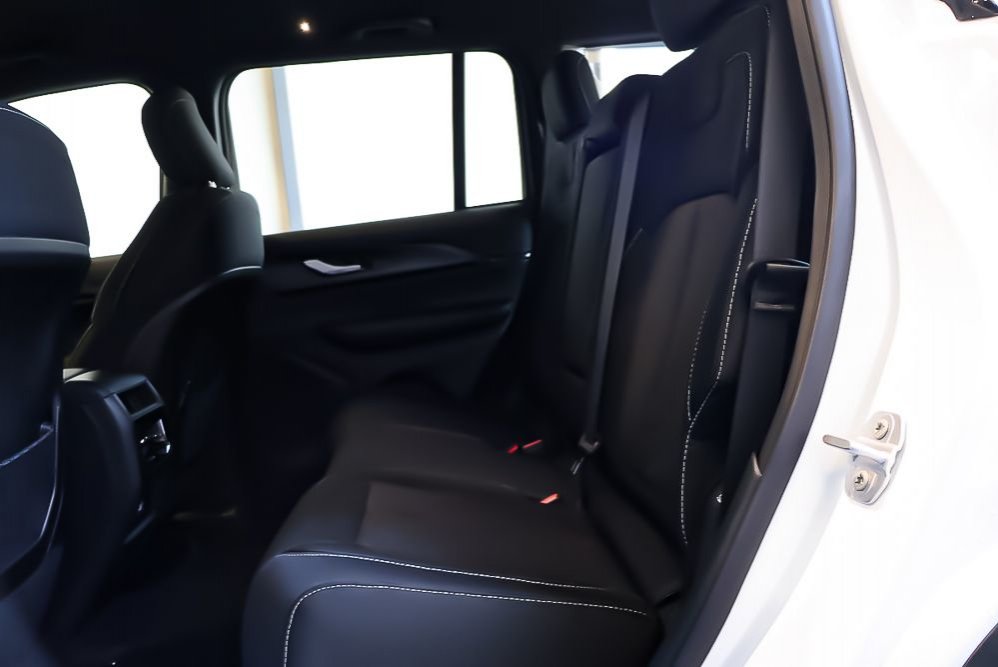 Jeep Grand Cherokee LAREDO + 4X4 + V6 3.6L + CARPLAY 2024 à Terrebonne, Québec - 17 - w1024h768px