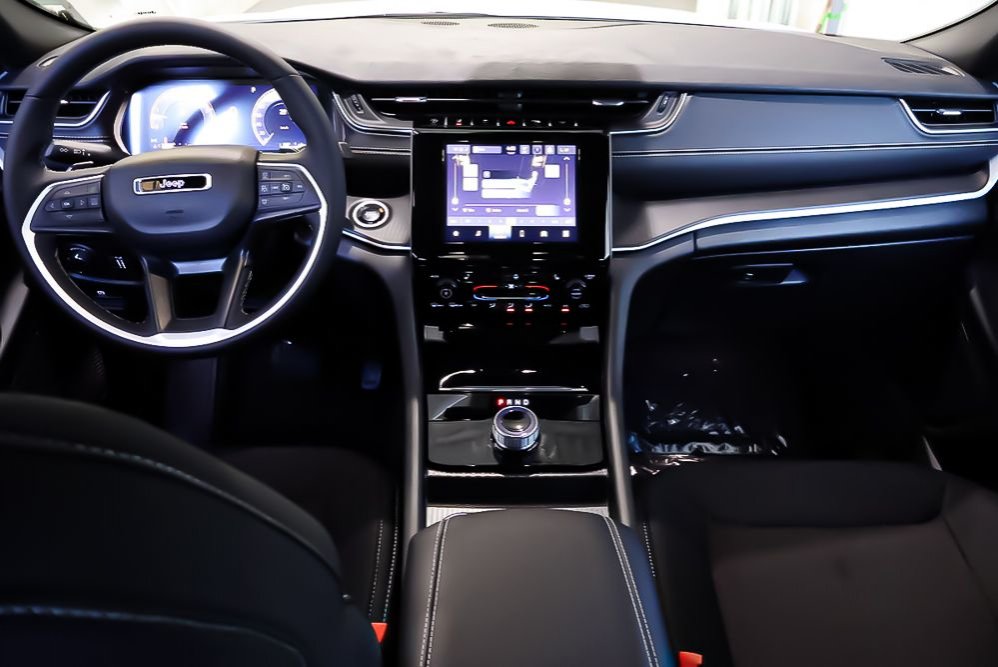 Jeep Grand Cherokee LAREDO + 4X4 + V6 3.6L + CARPLAY 2024 à Terrebonne, Québec - 10 - w1024h768px