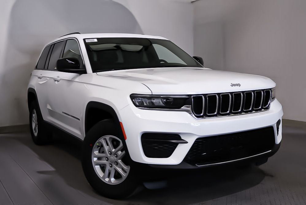 Jeep Grand Cherokee LAREDO + 4X4 + V6 3.6L + CARPLAY 2024 à Terrebonne, Québec - 1 - w1024h768px