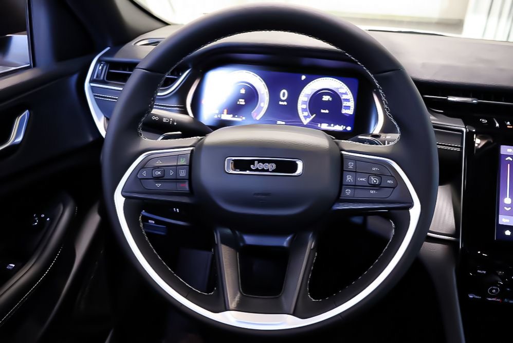 Jeep Grand Cherokee LAREDO + 4X4 + V6 3.6L + CARPLAY 2024 à Terrebonne, Québec - 11 - w1024h768px