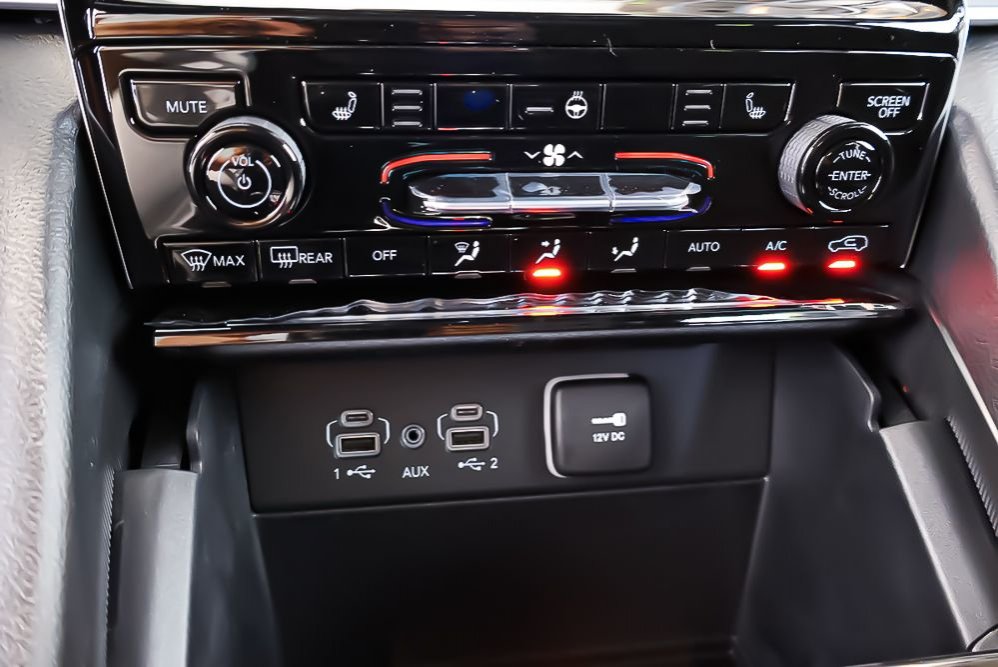 Jeep Grand Cherokee LAREDO + 4X4 + V6 3.6L + CARPLAY 2024 à Terrebonne, Québec - 11 - w1024h768px