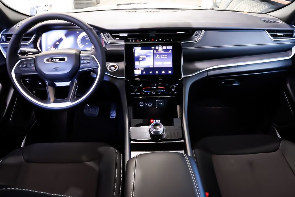 Jeep Grand Cherokee LAREDO + 4X4 + V6 3.6L + CARPLAY 2024 à Terrebonne, Québec - 12 - w1024h768px
