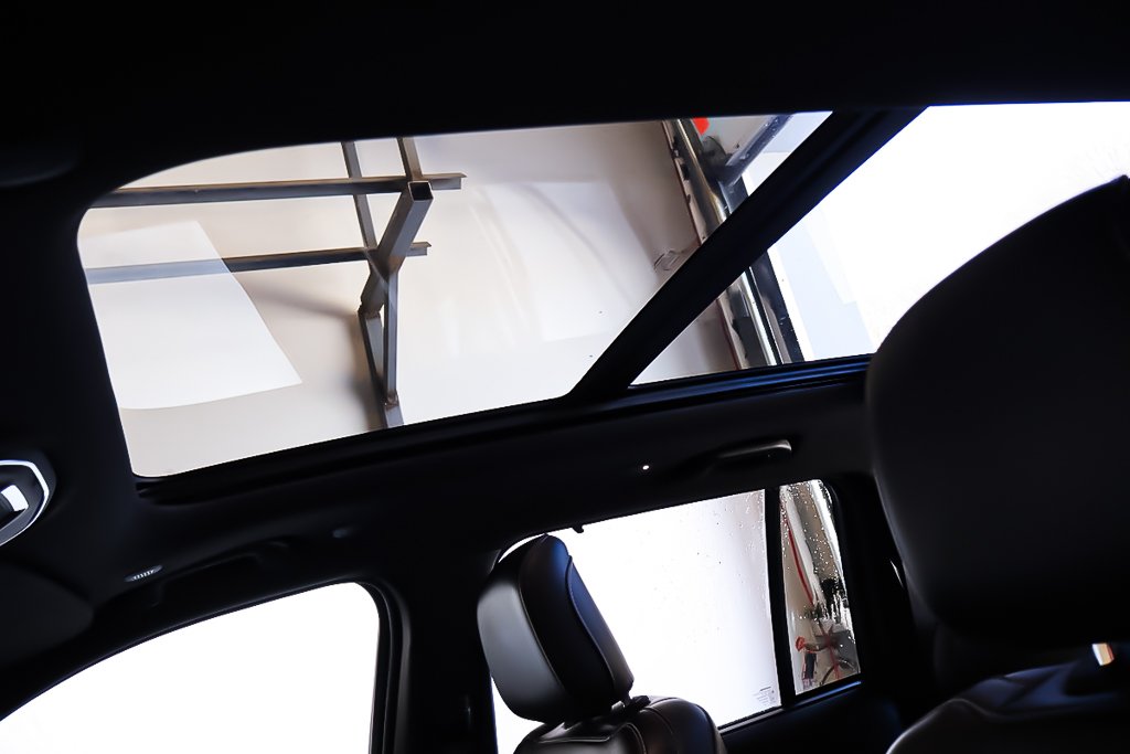 Jeep Grand Cherokee LIMTED + 4X4 + ALLURE NOIRE + TOIT OUVRANT PANO 2024 à Terrebonne, Québec - 11 - w1024h768px