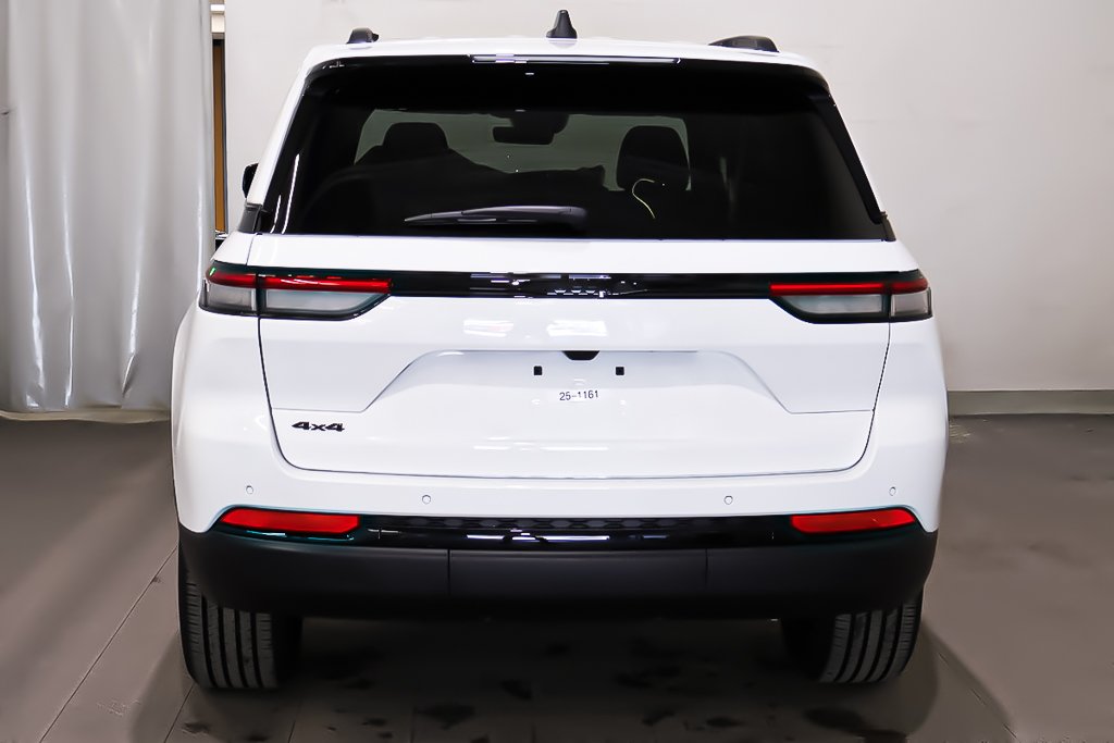 2025 Jeep Grand Cherokee LAREDO ALTITUDE in Terrebonne, Quebec - 5 - w1024h768px