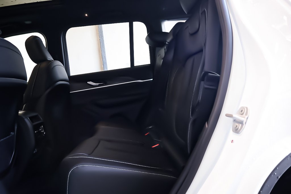 2025 Jeep Grand Cherokee LIMITED in Terrebonne, Quebec - 23 - w1024h768px