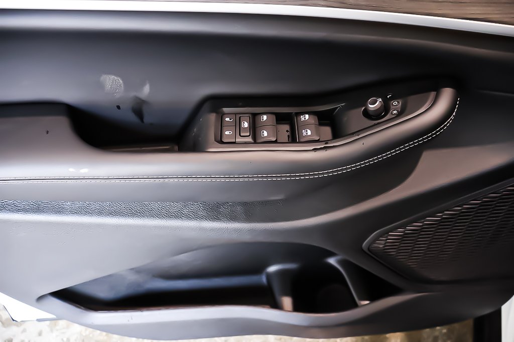 2025 Jeep Grand Cherokee LIMITED in Terrebonne, Quebec - 22 - w1024h768px