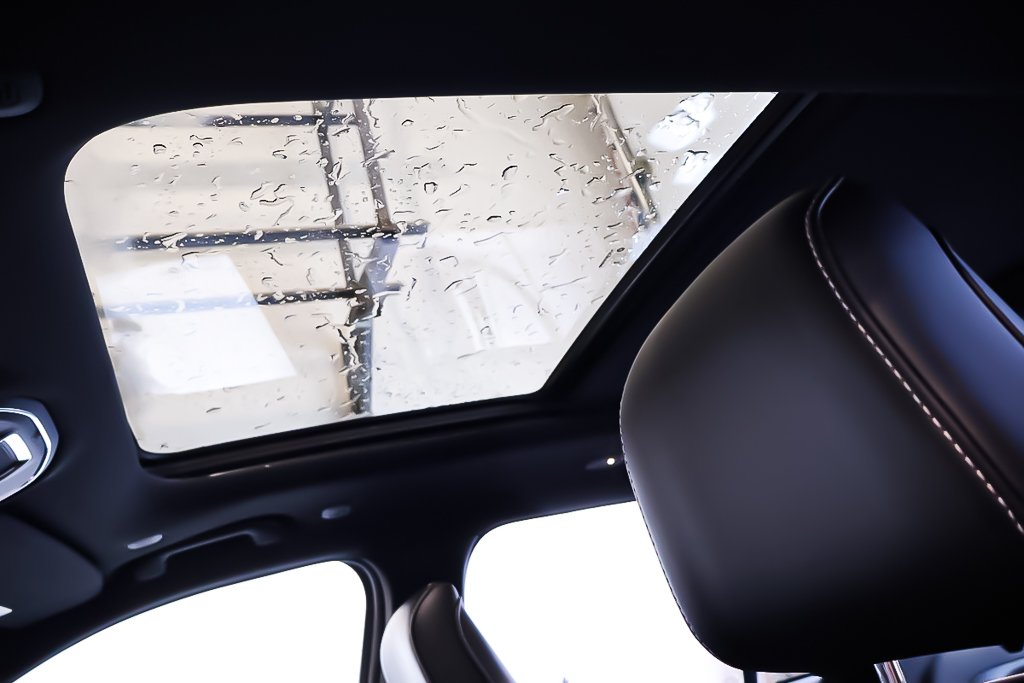 2025 Jeep Grand Cherokee LIMITED in Terrebonne, Quebec - 9 - w1024h768px