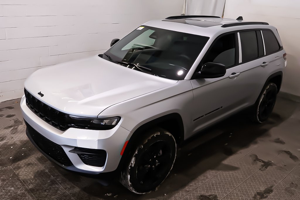 2025 Jeep Grand Cherokee LAREDO ALTITUDE in Terrebonne, Quebec - 3 - w1024h768px