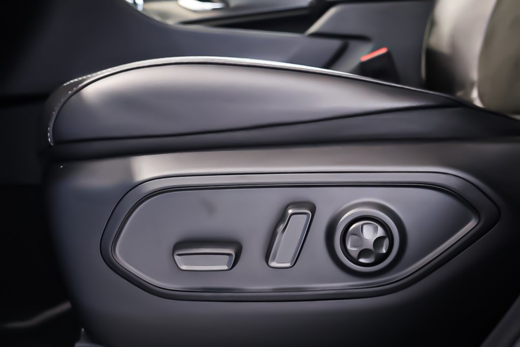 2025 Jeep Grand Cherokee LAREDO ALTITUDE in Terrebonne, Quebec - 10 - w1024h768px