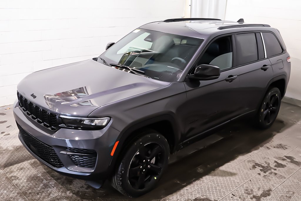 2025 Jeep Grand Cherokee LAREDO ALTITUDE in Terrebonne, Quebec - 3 - w1024h768px