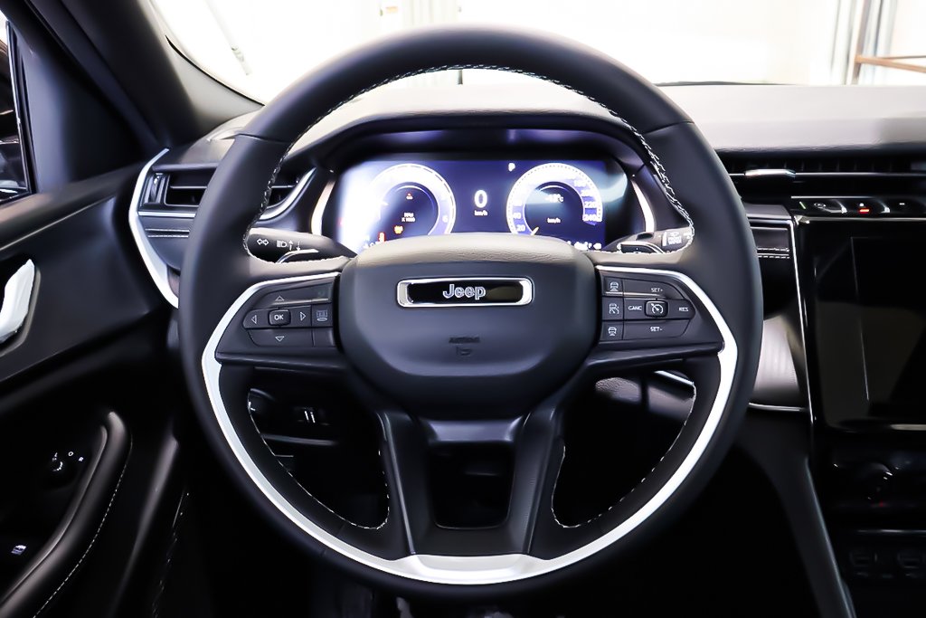 2025 Jeep Grand Cherokee LAREDO ALTITUDE in Terrebonne, Quebec - 12 - w1024h768px