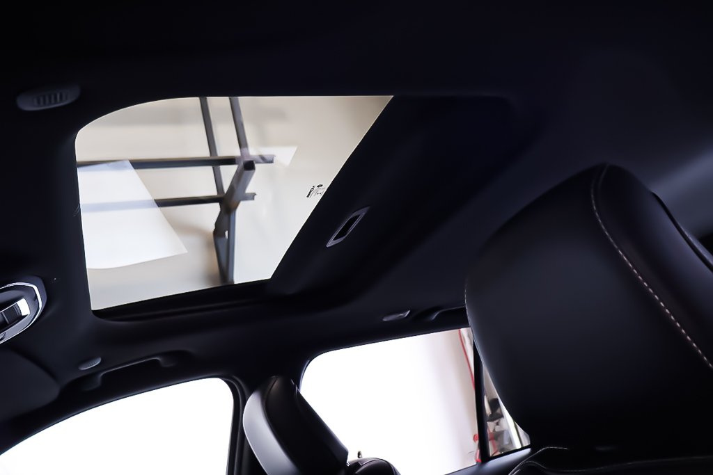 2025 Jeep Grand Cherokee LAREDO ALTITUDE in Terrebonne, Quebec - 9 - w1024h768px