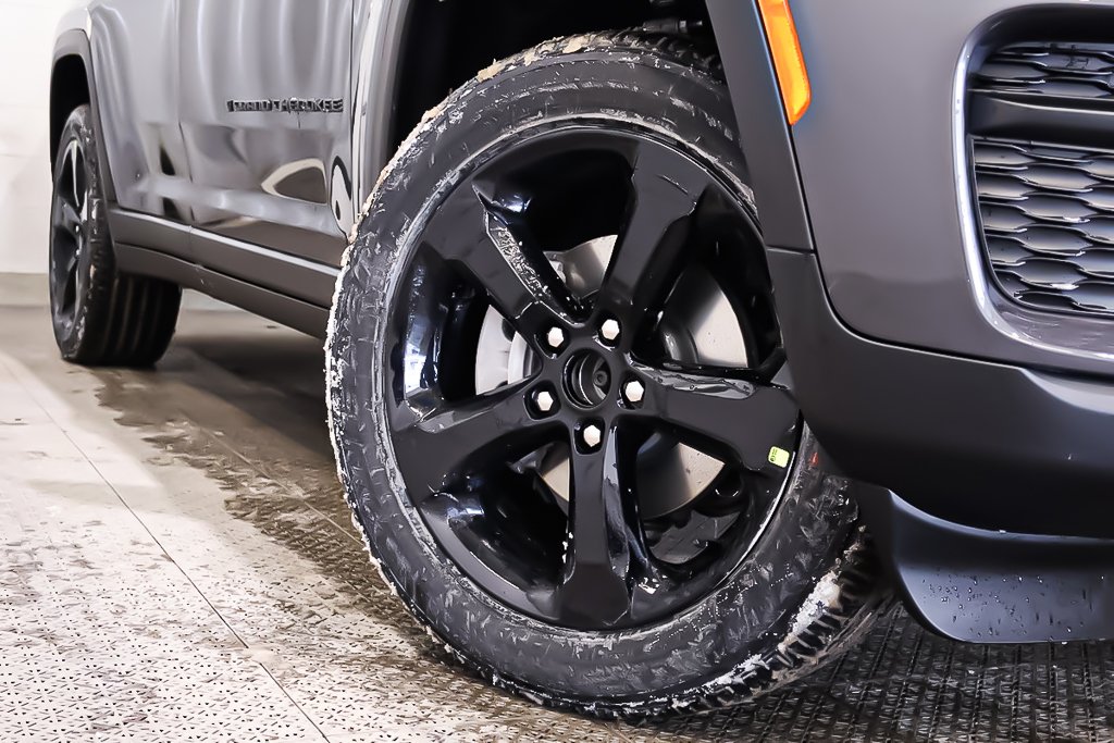 2025 Jeep Grand Cherokee LAREDO ALTITUDE in Terrebonne, Quebec - 7 - w1024h768px