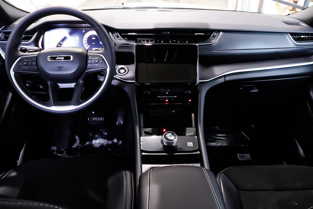 2025 Jeep Grand Cherokee LAREDO ALTITUDE in Terrebonne, Quebec - 11 - w1024h768px