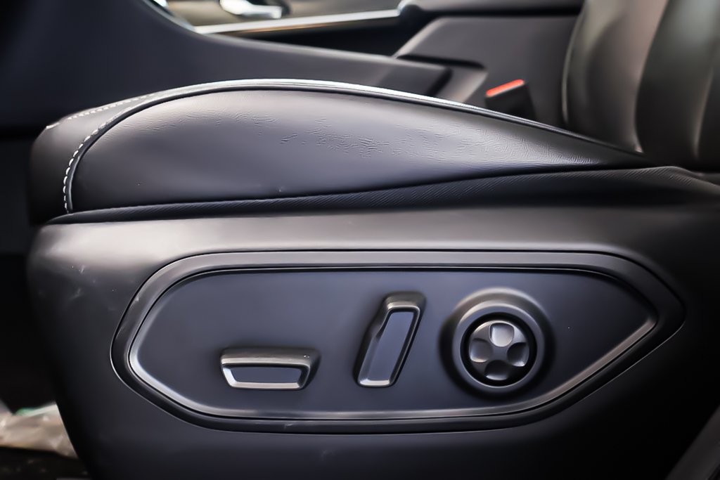 2026 Jeep Grand Cherokee LIMITED in Terrebonne, Quebec - 10 - w1024h768px