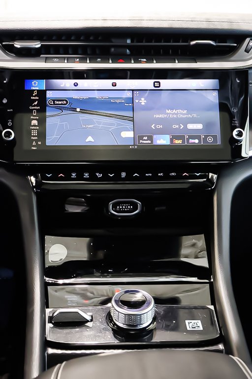 2026 Jeep Grand Cherokee LIMITED in Terrebonne, Quebec - 17 - w1024h768px