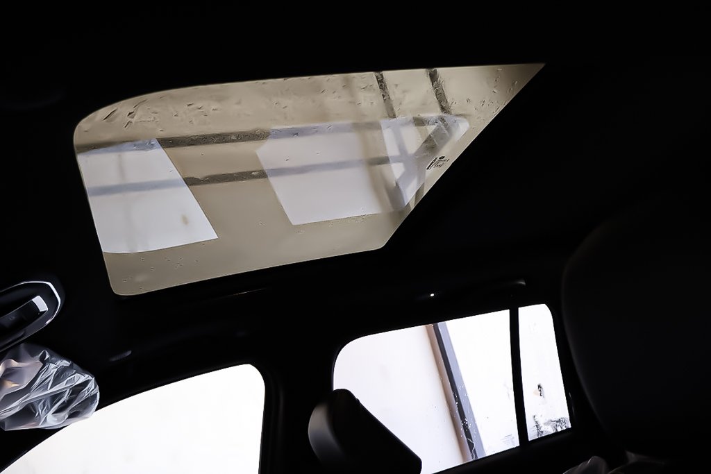 2026 Jeep Grand Cherokee LIMITED in Terrebonne, Quebec - 9 - w1024h768px