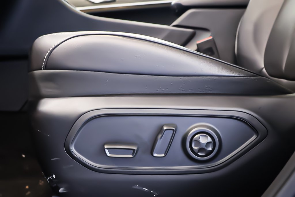 2026 Jeep Grand Cherokee LIMITED in Terrebonne, Quebec - 10 - w1024h768px