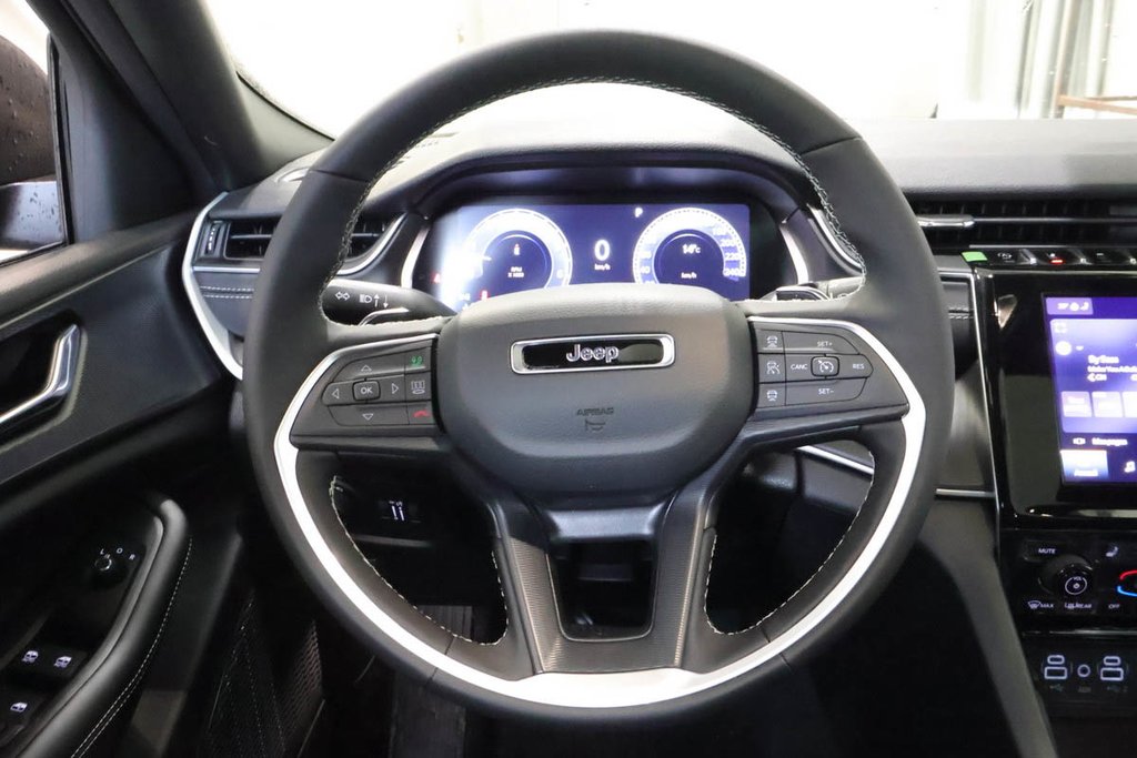 2026 Jeep Grand Cherokee LAREDO X in Terrebonne, Quebec - 12 - w1024h768px