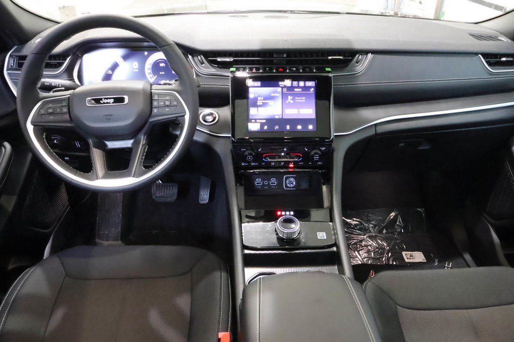 2026 Jeep Grand Cherokee LAREDO X in Terrebonne, Quebec - 11 - w1024h768px