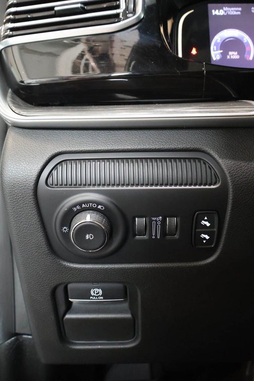 2022 Jeep Wagoneer SERIES III + 4X4 + CATEGORIE SUPERIEURE + 7 PASS in Terrebonne, Quebec - 29 - w1024h768px