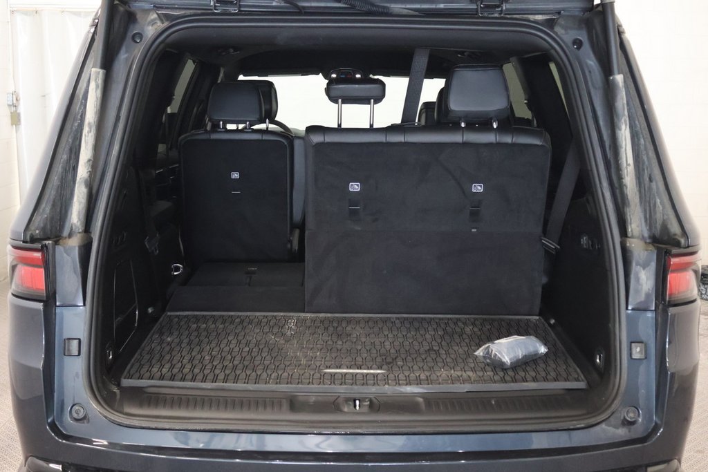 Jeep Wagoneer SERIES II CARBIDE + 4X4 + 7 PASSAGERS 2025 à Terrebonne, Québec - 7 - w1024h768px