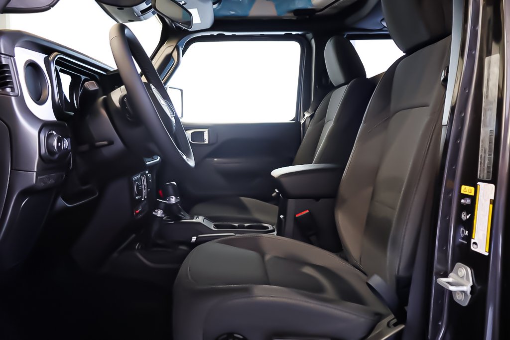 2026 Jeep WRANGLER 4-Door WILLYS in Terrebonne, Quebec - 8 - w1024h768px