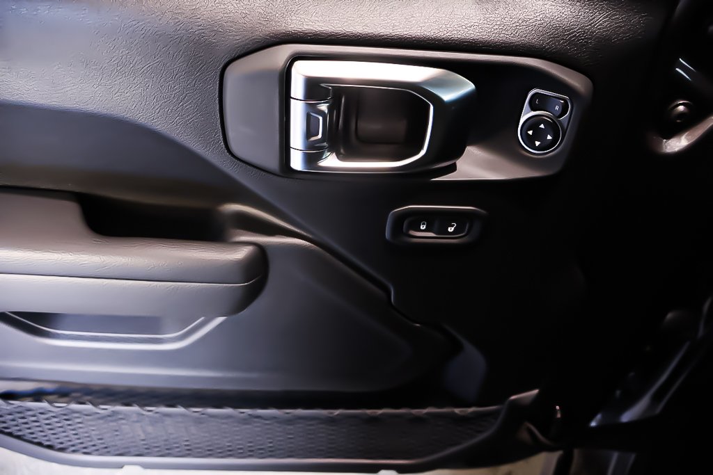 2026 Jeep WRANGLER 4-Door WILLYS in Terrebonne, Quebec - 19 - w1024h768px