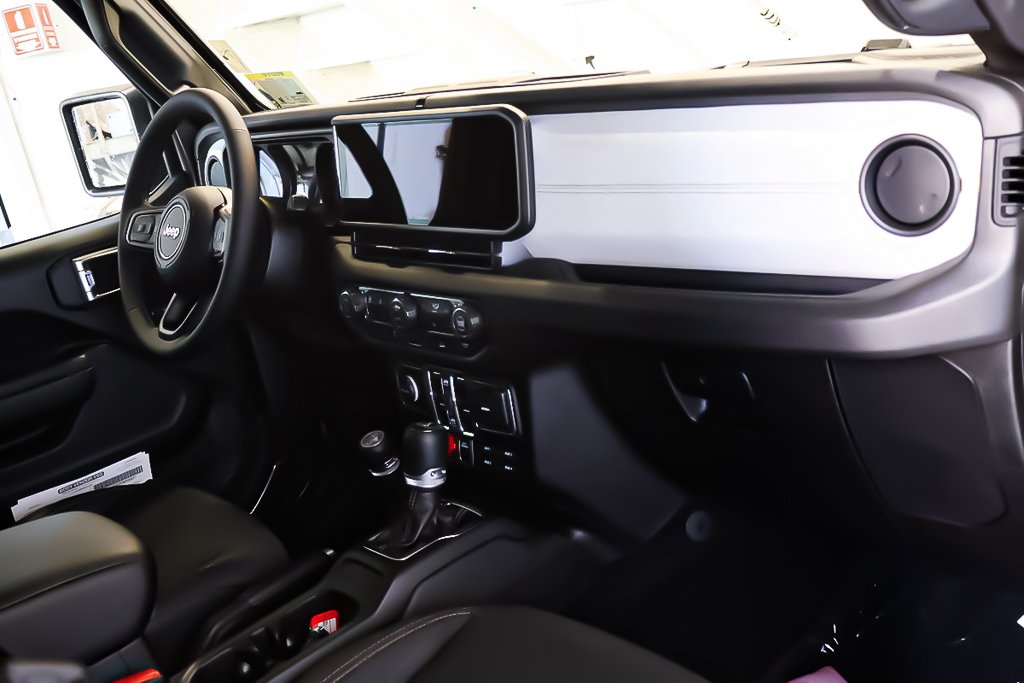 2026 Jeep WRANGLER 4-Door WILLYS in Terrebonne, Quebec - 11 - w1024h768px